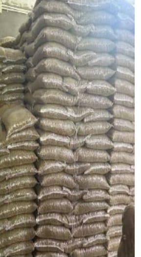 قبل طرحها بالأسواق.. “ضبط 53 طن مواد غذائية مجهولة المصدر داخل مصنع “بدون ترخيص” بالفيوم