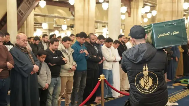 «بيت الزكاة والصدقات» يقدم ٨ آلاف وجبة سحور لرواد الجامع الأزهر في ليلة ٢٧ من رمضان