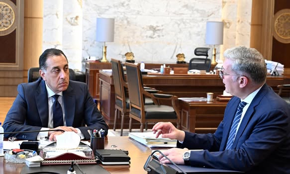 الوزراء يوافق ل”البترول” على التعاقد لإجراء مسح جوي للمناطق الواعدة بالمعادن