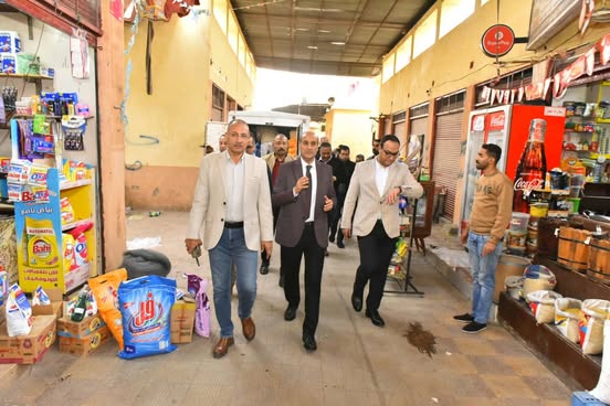محافظ أسيوط يتفقد السوق الحضاري التجاري بالحمراء ويوجه بتطويره