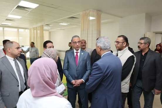 جولة تفقدية لمحافظ الجيزة داخل مستشفى بولاق الدكرور قبل افتتاحها رسمياً