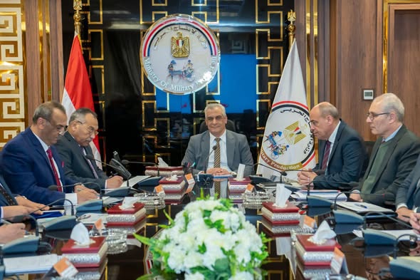 وزير الإنتاج الحربي يشدد على جودة وإنتاج الذخائر وتعزيز القدرة التنافسية للشركات