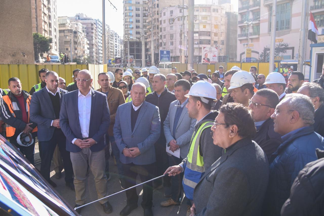 وزير النقل يتابع الموقف التنفيذي لمشروع  إعادة تأهيل وتطوير ترام الرمل