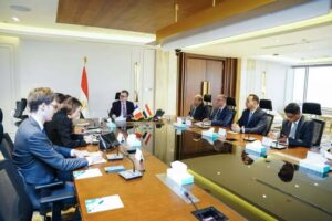 وزير التخطيط يبحث مع السفير الفرنسي ووفد الوكالة الفرنسية للتنمية تعزيز العلاقات الاستراتيجية بين مصر وفرنسا