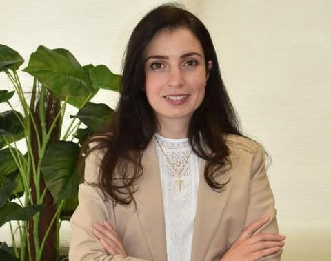 التوترات الإقليمية تضغط على الجنيه وترجّح تثبيت الفائدة في اجتماع أبريل