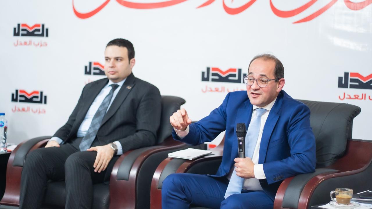وزير المالية في حوار مع قيادات ونواب حزب «العدل»: «شايفين التحديات الاقتصادية وشغالين عليها»