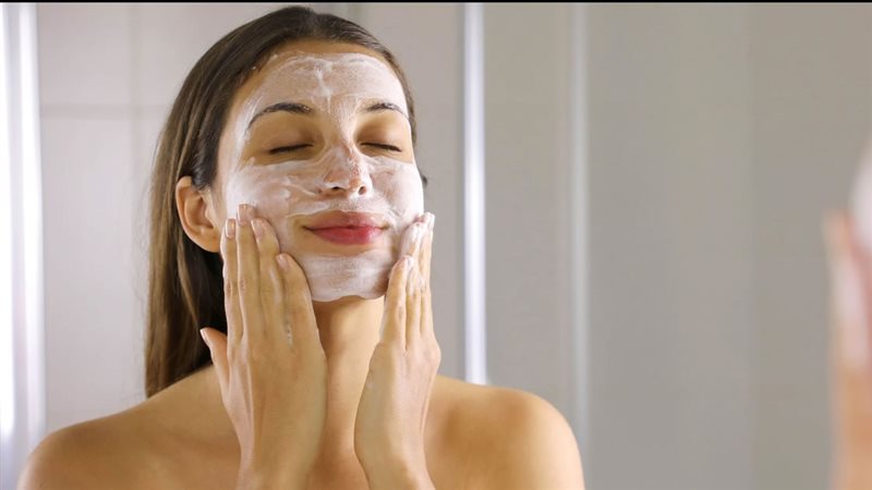 روتين سريع لبشرة نضرة قبل عيد الفطر.. خطوات بسيطة لإطلالة مشرقة