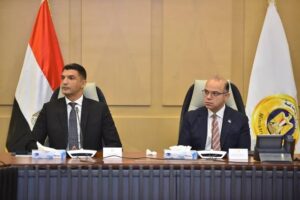 وزيرا الاستثمار والصناعة يعقدان لقاءً موسعاً مع شركات الأدوية وممثلي المجلس التصديري للصناعات الطبية