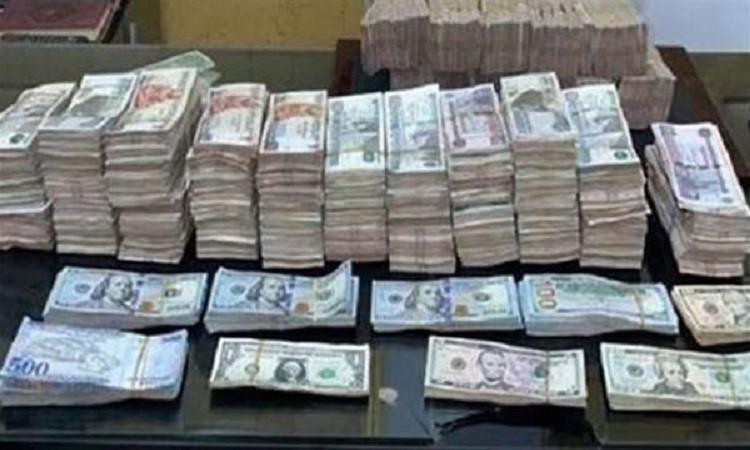 ضبط 4 ملايين جنيه حصيلة قضايا إتجار بالنقد الأجنبي خلال 24 ساعة