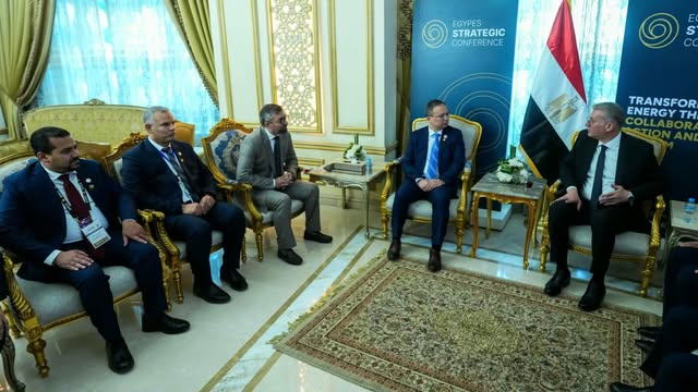 وزير البترول يبحث مع يونايتد انرجي خطط الإنتاج بالصحراء الغربية