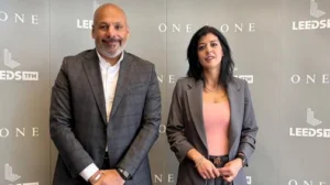وان أوف وان وLEEDS TFM يوقعان شراكة لضمان الريادة التشغيلية والاستدامة لمشروع Bridges الشيخ زايد