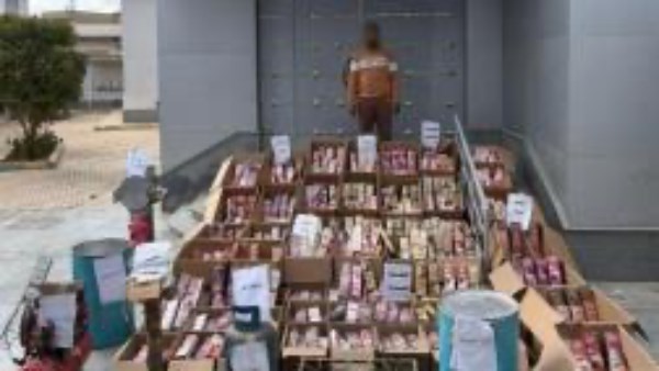 الداخلية تضبط 800 ألف قطعة ألعاب نارية خلال حملات موسعة على مستوى الجمهورية