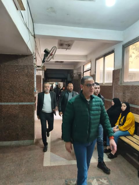 محافظ الجيزة يُجري جولة مفاجئة بمستشفى الحوامدية