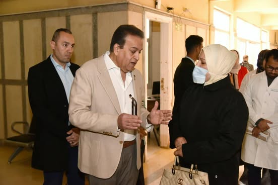 وزير الصحة يتفقد مركز طبي الحي الثالث بمدينة بدر في جولة ميدانية