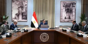 رئيس الوزراء يستعرض تقديرات الاستثمارات الحكومية المستهدفة ضمن خطة التنمية الاقتصادية والاجتماعية