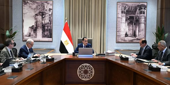 رئيس الوزراء يستعرض تقديرات الاستثمارات الحكومية المستهدفة ضمن خطة التنمية الاقتصادية والاجتماعية