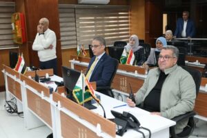 محافظ الجيزة يتابع انتظام مواقف السرفيس ومحطات الوقود من داخل مركز سيطرة