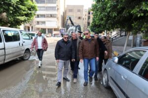 محافظ الجيزة يتفقد جهود شفط مياه الأمطار بمحور صفط اللبن وشوارع الدقي