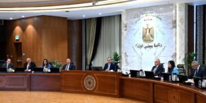 رئيس الوزراء يُتابع موقف مشروعي “رأس الحكمة” و “شمس الحكمة”