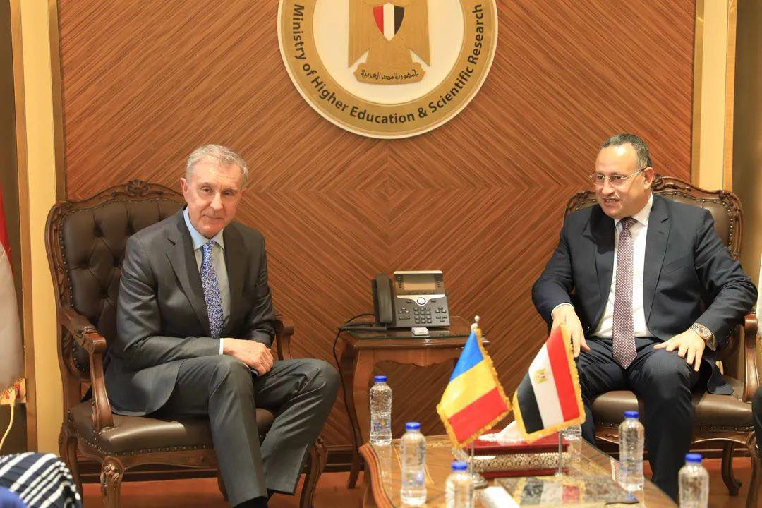 وزير التعليم العالي يبحث مع أمير رومانيا تعزيز التعاون الأكاديمي وتبادل المنح