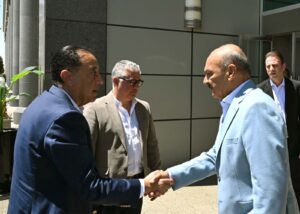 مدبولي يبدأ جولة موسعة بمنطقة السخنة الصناعية المتكاملة