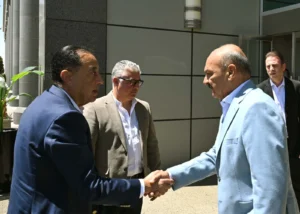 مدبولي يبدأ جولة موسعة بمنطقة السخنة الصناعية المتكاملة