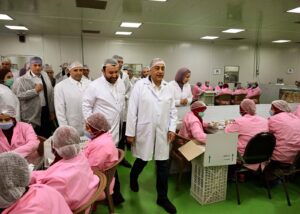 مدبولي يتفقد مصنع “فارما زاد جروب” للمكملات الغذائية