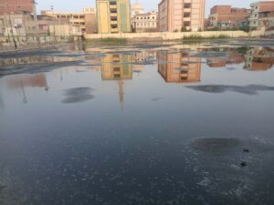 غرق ملعب مركز شباب كفر حجازي بمياة الصرف الصحي