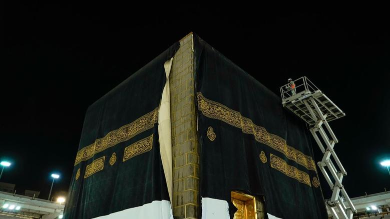 الكعبة المشرفة في حلّة جديدة بعد صيانة شاملة استعدادًا لموسم الحج