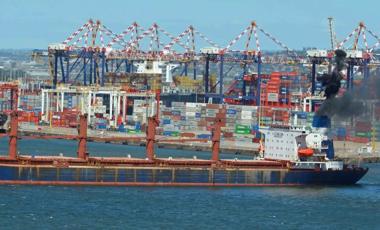 تصاعد التوتر بين أوكرانيا وإسرائيل بسبب شحنات قمح