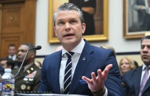 وزير الحرب الأمريكي: إيران تواصل طموحاتها النووية رغم تدمير قدراتها