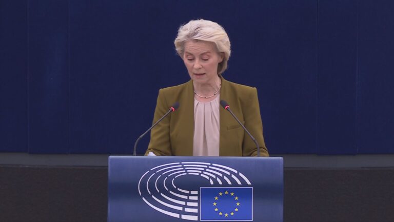 رئيسة المفوضية الأوروبية تحذر روسيا: «كل الجدران لا بد أن تسقط في نهاية المطاف»