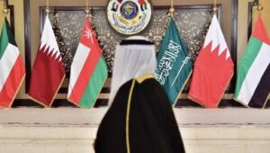 دول الخليج تتصدى لهجمات إيرانية باليستية ومسيرة