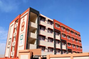 النيابة الإدارية تحقق في واقعة تعدي معلمة على تلميذ بمدرسة في البلينا بسوهاج