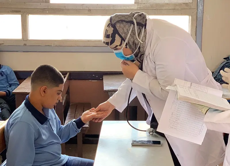 فحص 2.127 مليون طالب بالصف الأول الإعدادي  ضمن مبادرة “الكشف المبكر عن فيروس سي”