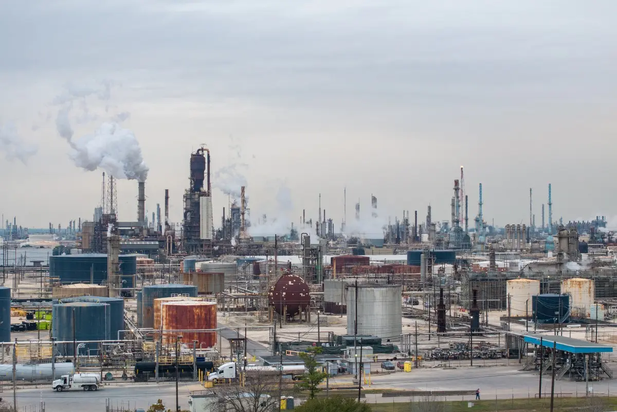 السعودية: توقف عمليات تشغيلية في عدد من منشآت الطاقة