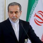 وزير الخارجية الإيراني: الغطرسة الأمريكية وراء التصعيد في مضيق هرمز