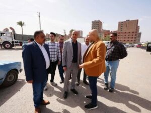 محافظ أسيوط يتفقد رفع كفاءة محيط مزلقان المعلمين وإنشاء طريق جديد لربط المنطقة بالدائري
