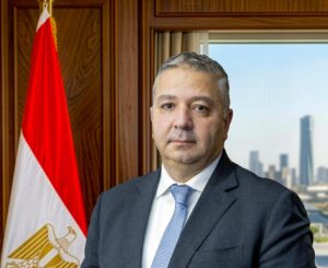 السيسي يُجدد نواب اقتصادية قناة السويس ويُعيّن نائبًا للشمالية لمدة عام