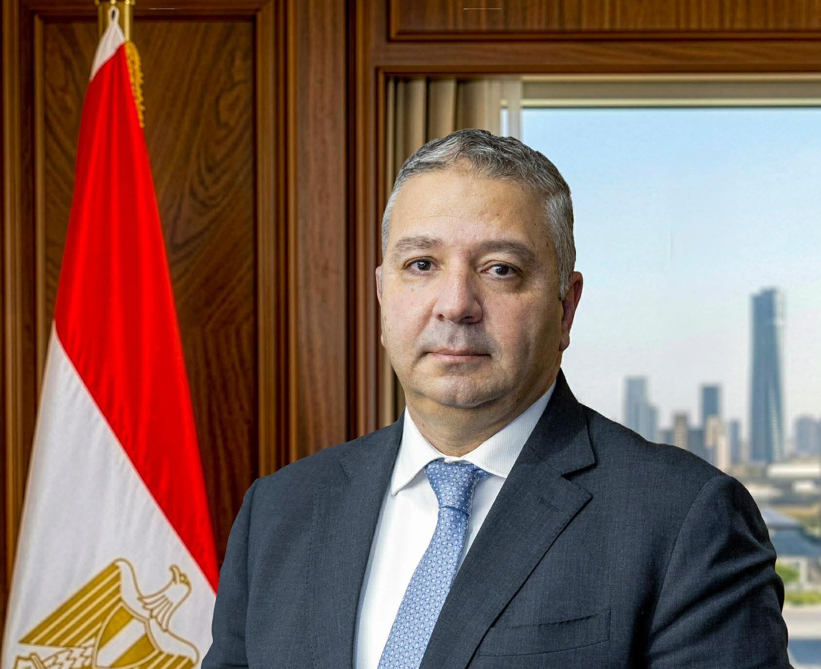 السيسي يُجدد نواب اقتصادية قناة السويس ويُعيّن نائبًا للشمالية لمدة عام