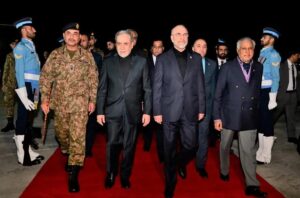 ثقة مفقودة تعيد مفاوضات إيران وأمريكا إلى الصفر ومضيق هرمز يفاقم الأزمة