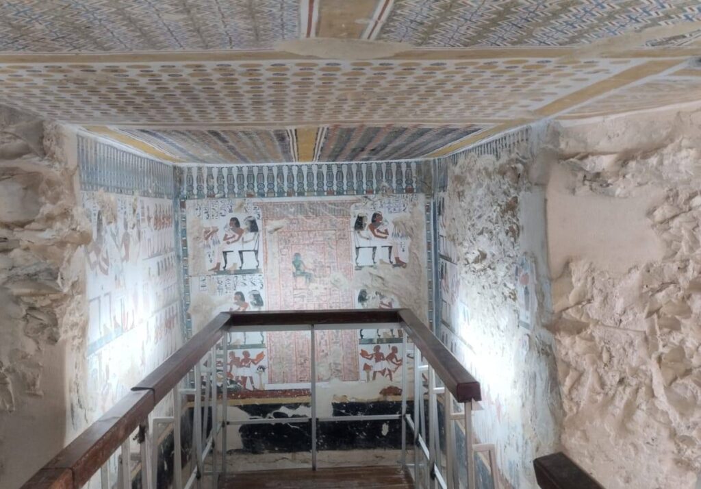 ترميم وتطوير ثلاث مقابر أثرية بجبانة الخوخة بالبر الغربي في الأقصر