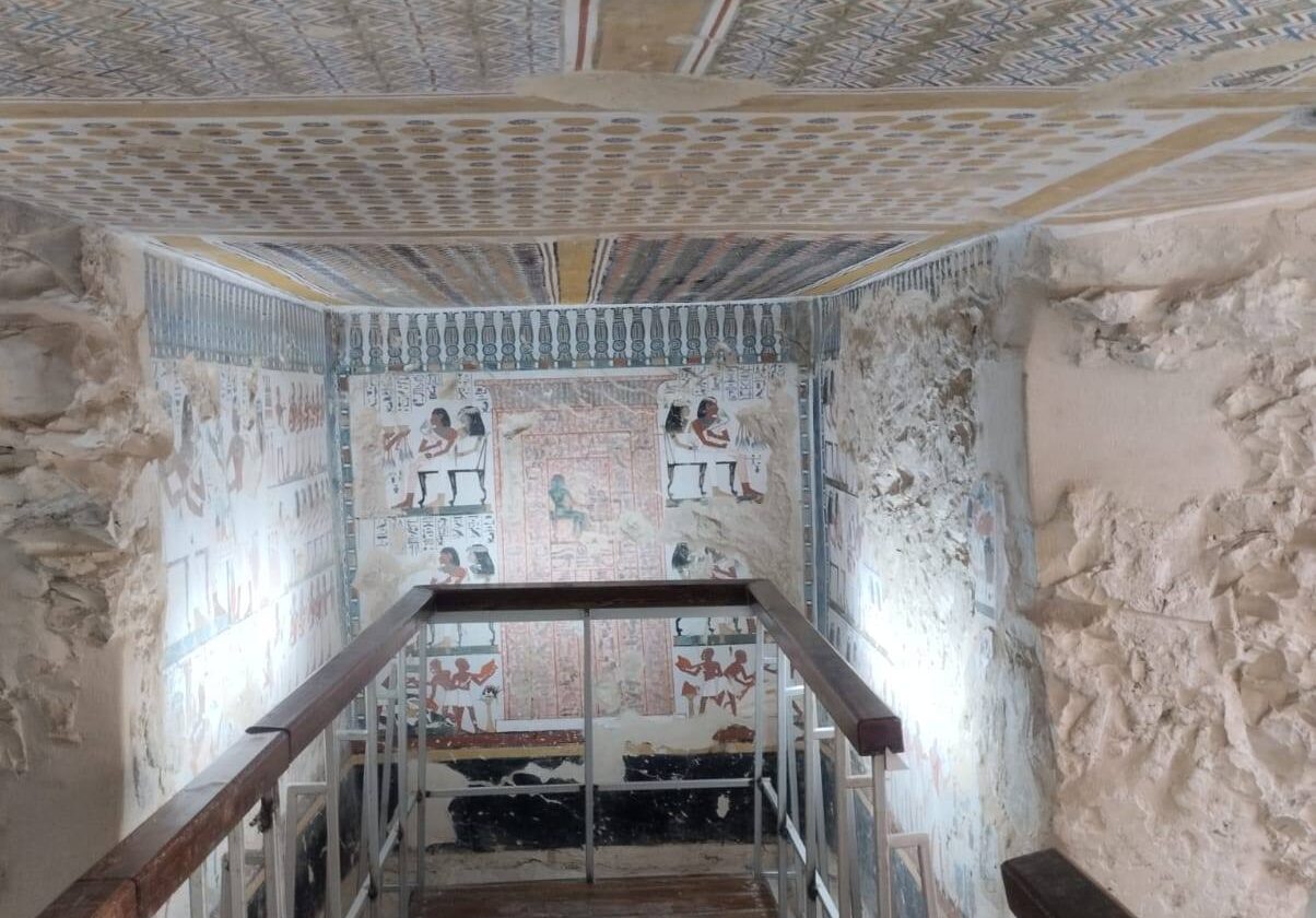 ترميم وتطوير ثلاث مقابر أثرية بجبانة الخوخة بالبر الغربي في الأقصر