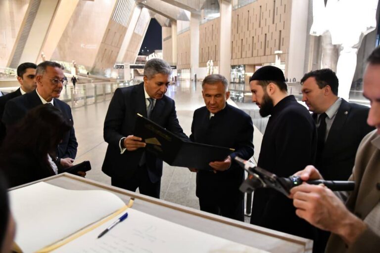 جانب من الزيارة