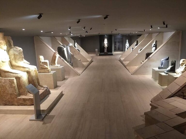 قاعة الخبيئة بمتحف الأقصر