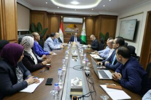 محافظ الجيزة: رصف بالانترلوك ورفع كفاءة 147 شارعًا بكرداسة