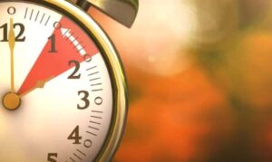 التوقيت الصيفي يدخل حيز التنفيذ.. وخبير يوضح فوائده للطاقة