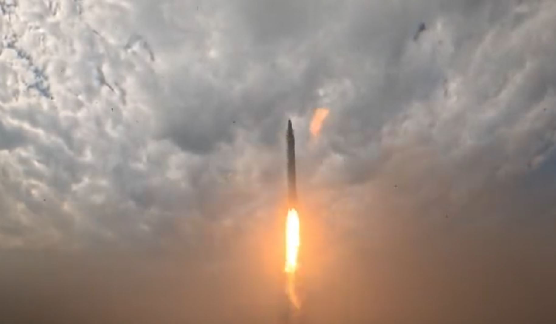 وابل صاروخي إيراني يهز العمق الإسرائيلي