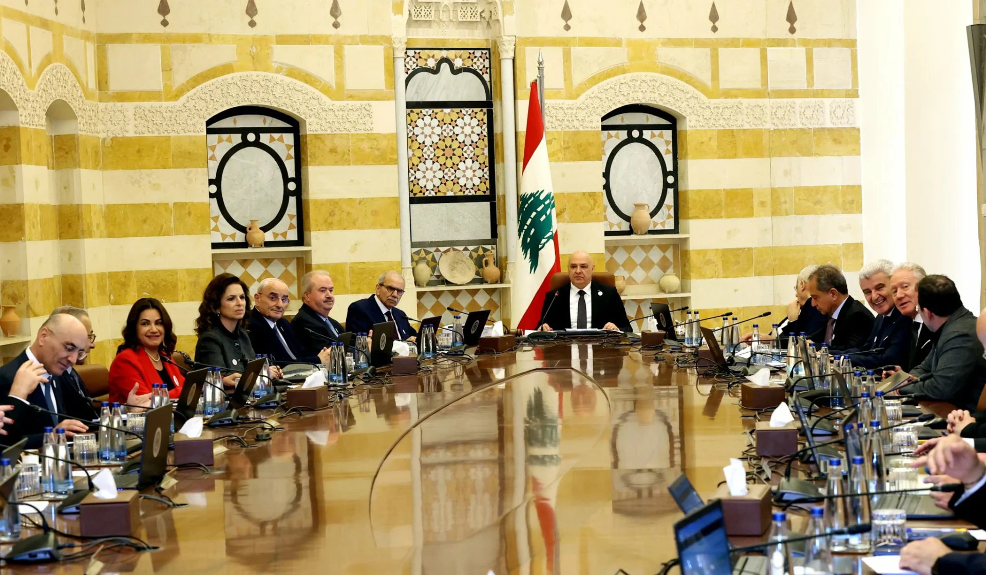 الرئيس اللبناني: محادثات مع واشنطن لوقف الحرب وانسحاب القوات الإسرائيلية