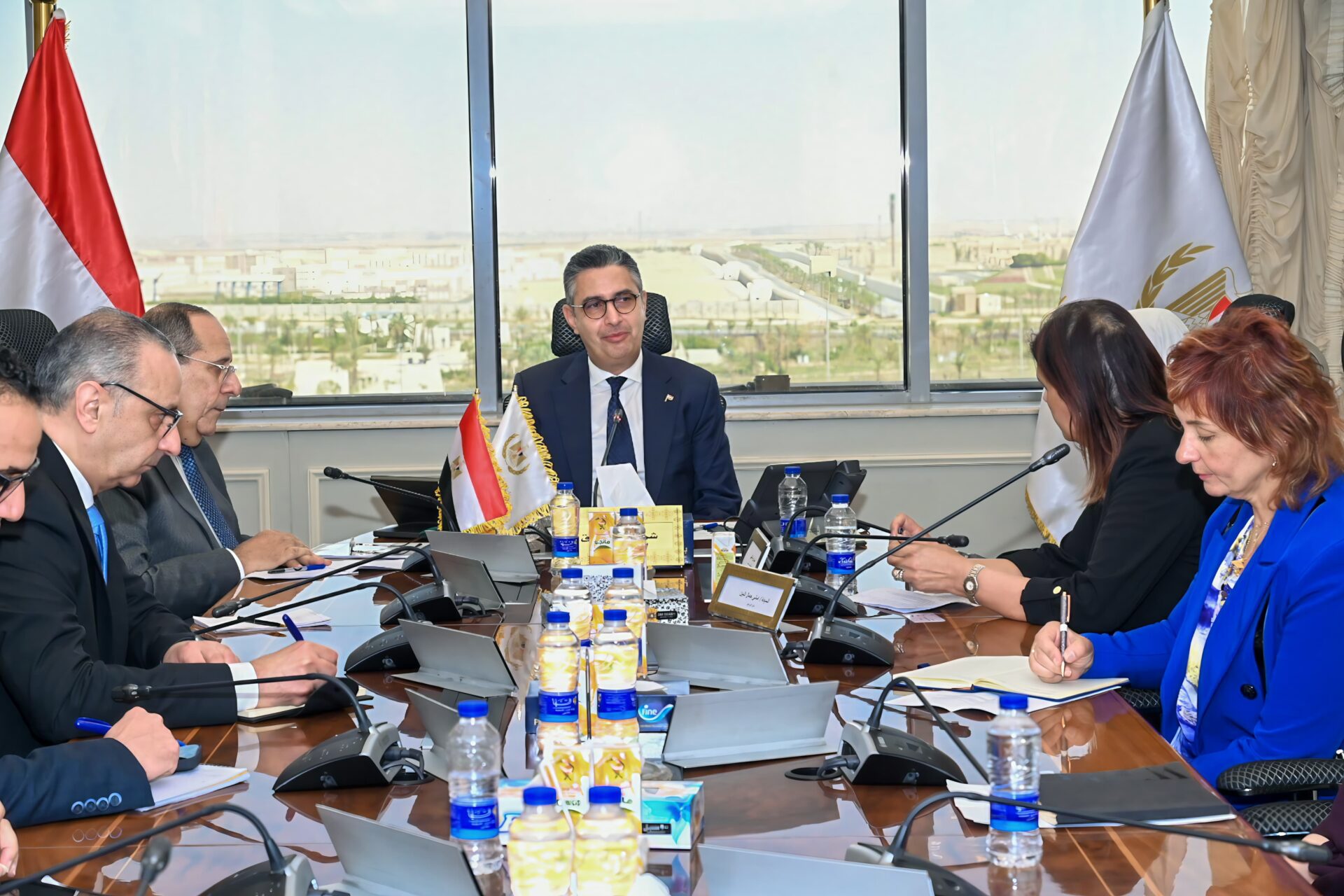 وزير التموين يجتمع مع مسؤولي برنامج الأغذية العالمي لتعزيز التعاون في مجالات الأمن الغذائي